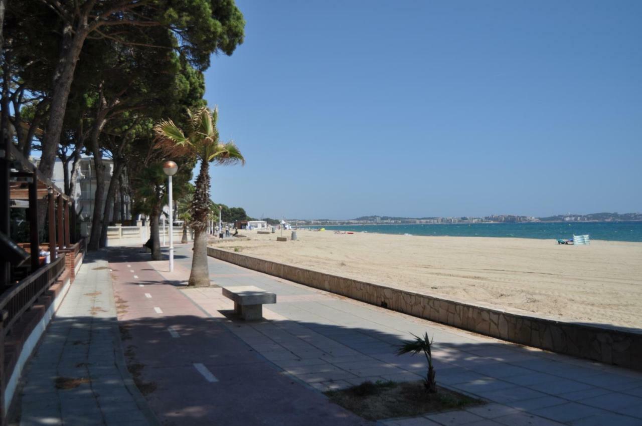 Primera Linea De Mar En Cambrils Kültér fotó